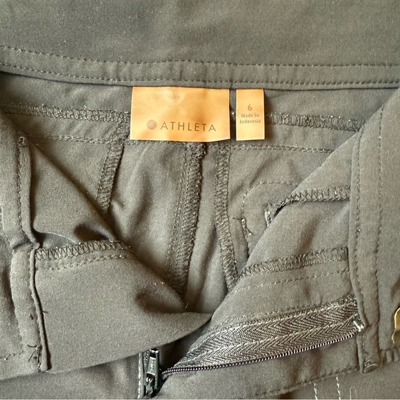 Athleta Kick It Cargo Bermuda Shorts Size 6 Utility Shorts - Picture 5 of 11